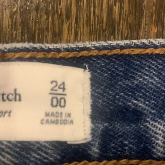 Abercrombie and Fitch Jean shorts - Picture 3 of 4